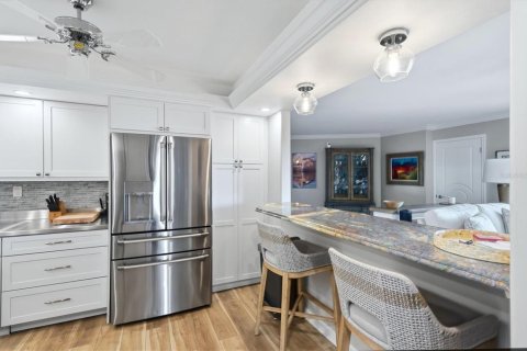 Condo in Sarasota, Florida, 2 bedrooms  № 2430747 - photo 24
