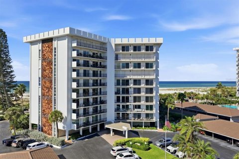 Condo in Sarasota, Florida, 2 bedrooms  № 2430747 - photo 6