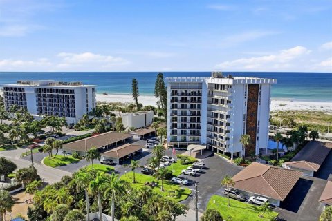 Condo in Sarasota, Florida, 2 bedrooms  № 2430747 - photo 4
