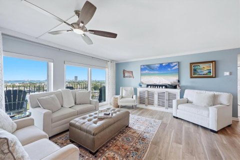 Condo in Sarasota, Florida, 2 bedrooms  № 2430747 - photo 11