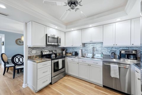 Condo in Sarasota, Florida, 2 bedrooms  № 2430747 - photo 21