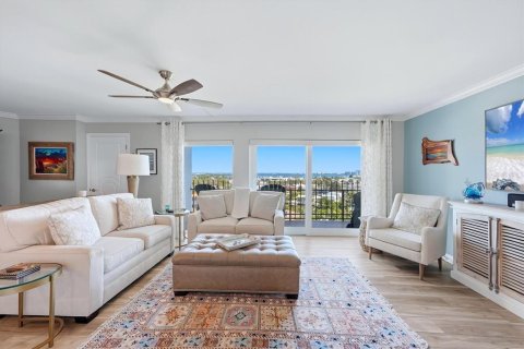 Condo in Sarasota, Florida, 2 bedrooms  № 2430747 - photo 12