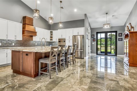 House in Jupiter, Florida 5 bedrooms, 256.97 sq.m. № 1794420 - photo 6