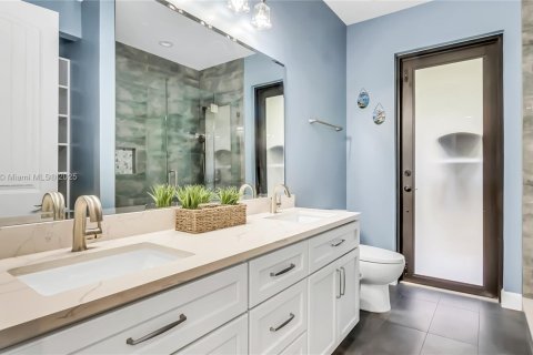 House in Jupiter, Florida 5 bedrooms, 256.97 sq.m. № 1794420 - photo 28