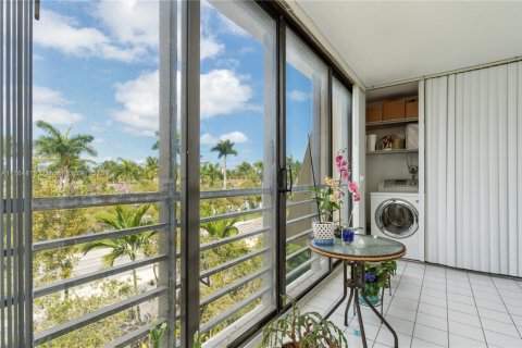Condominio en venta en Aventura, Florida, 2 dormitorios, 108.7 m2 № 1698609 - foto 1