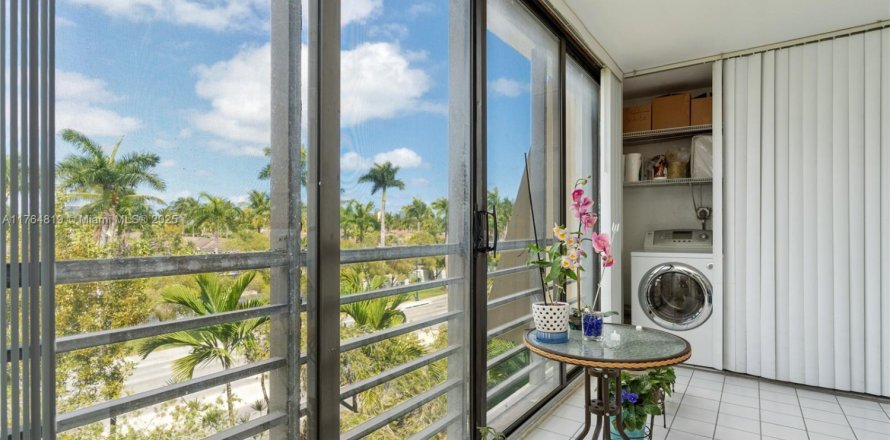 Condominio en Aventura, Florida, 2 dormitorios  № 1698609