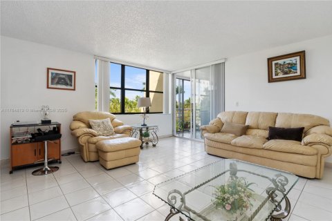 Condominio en venta en Aventura, Florida, 2 dormitorios, 108.7 m2 № 1698609 - foto 2