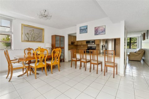 Condominio en venta en Aventura, Florida, 2 dormitorios, 108.7 m2 № 1698609 - foto 10