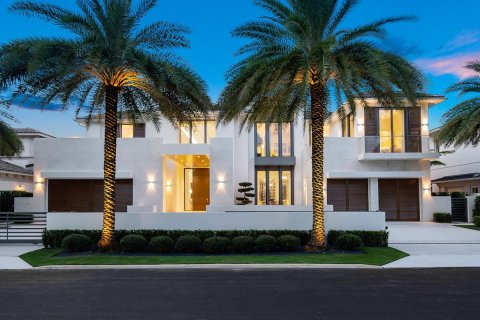 House in Boca Raton, Florida 6 bedrooms, 818.93 sq.m. № 2176840