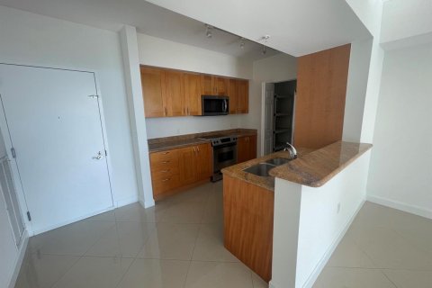 Condo in Hallandale Beach, Florida, 2 bedrooms № 2366352