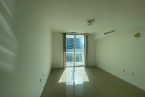Condo in Hallandale Beach, Florida, 2 bedrooms  № 2366352 - photo 13