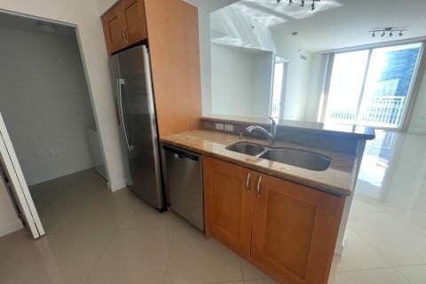 Condo in Hallandale Beach, Florida, 2 bedrooms  № 2366352 - photo 3