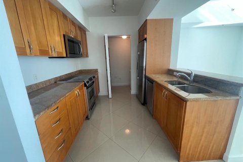 Condo in Hallandale Beach, Florida, 2 bedrooms  № 2366352 - photo 6