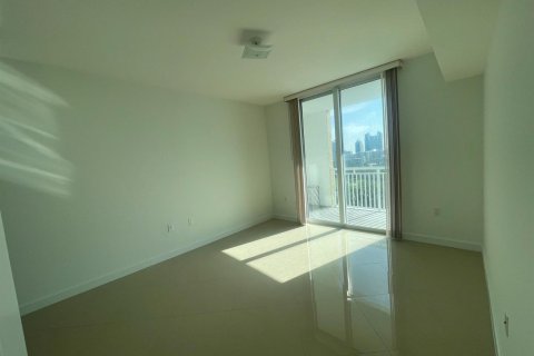 Condo in Hallandale Beach, Florida, 2 bedrooms  № 2366352 - photo 12