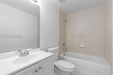 Купить кондоминиум в Дорал, Флорида 3 спальни, 103.03м2, № 1888198 - фото 8