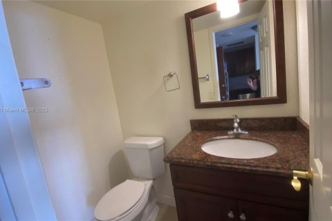 Condo in North Miami Beach, Florida, 1 bedroom  № 2039985 - photo 7