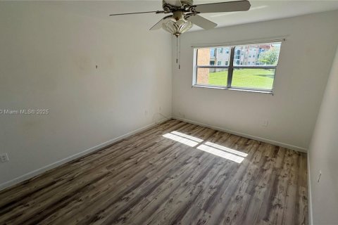 Condo in Sunrise, Florida, 1 bedroom  № 1964888 - photo 10