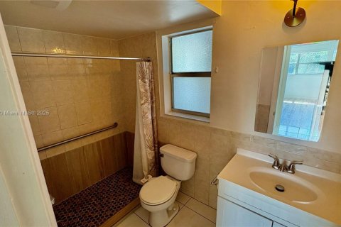 Condo in Sunrise, Florida, 1 bedroom  № 1964888 - photo 12