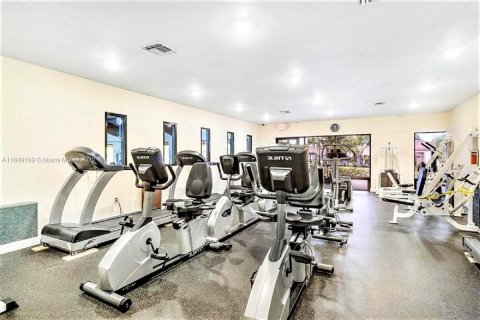 Condo in Sunrise, Florida, 1 bedroom  № 1964888 - photo 25