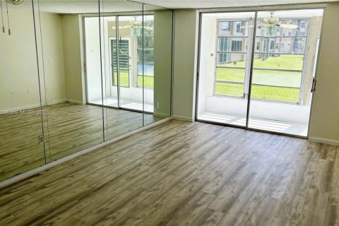 Condo in Sunrise, Florida, 1 bedroom  № 1964888 - photo 27