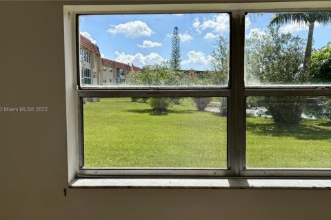 Condo in Sunrise, Florida, 1 bedroom  № 1964888 - photo 8