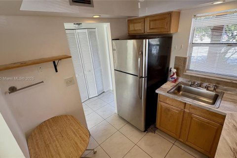 Condo in Sunrise, Florida, 1 bedroom  № 1964888 - photo 6