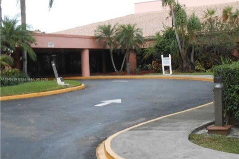 Condo in Sunrise, Florida, 1 bedroom  № 1964888 - photo 19