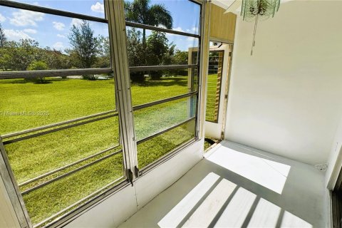 Condo in Sunrise, Florida, 1 bedroom  № 1964888 - photo 5