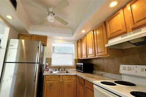 Condo in Sunrise, Florida, 1 bedroom  № 1964888 - photo 29