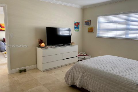 Condo in North Miami Beach, Florida, 1 bedroom  № 1990895 - photo 12