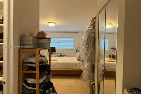 Condo in North Miami Beach, Florida, 1 bedroom  № 1990895 - photo 10