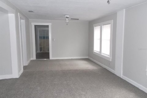 Propiedad comercial en venta en Largo, Florida, 11 dormitorios, 416.02 m2 № 2157843 - foto 25