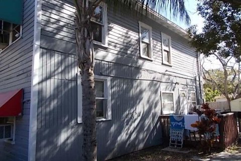 Propiedad comercial en venta en Largo, Florida, 11 dormitorios, 416.02 m2 № 2157843 - foto 11