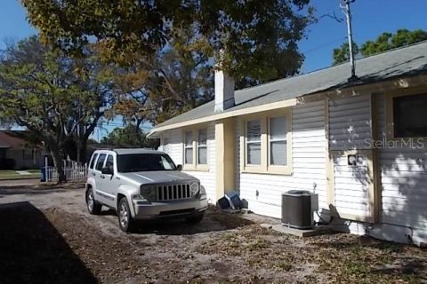 Propiedad comercial en venta en Largo, Florida, 11 dormitorios, 416.02 m2 № 2157843 - foto 17