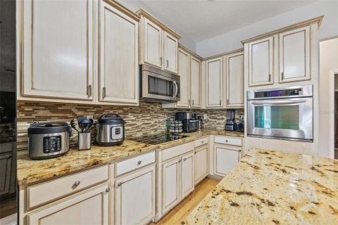 House in Land O' Lakes, Florida 4 bedrooms, 285.95 sq.m. № 1813151 - photo 8