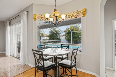 House in Land O' Lakes, Florida 4 bedrooms, 285.95 sq.m. № 1813151 - photo 14
