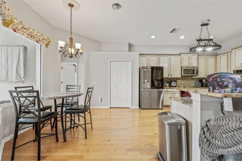 House in Land O' Lakes, Florida 4 bedrooms, 285.95 sq.m. № 1813151 - photo 12
