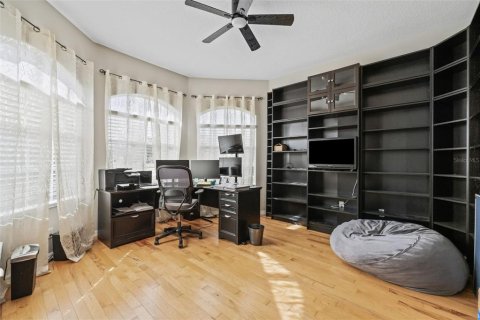 House in Land O' Lakes, Florida 4 bedrooms, 285.95 sq.m. № 1813151 - photo 25