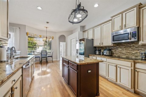 House in Land O' Lakes, Florida 4 bedrooms, 285.95 sq.m. № 1813151 - photo 13