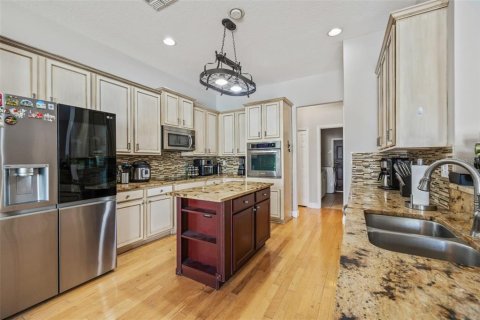 House in Land O' Lakes, Florida 4 bedrooms, 285.95 sq.m. № 1813151 - photo 6