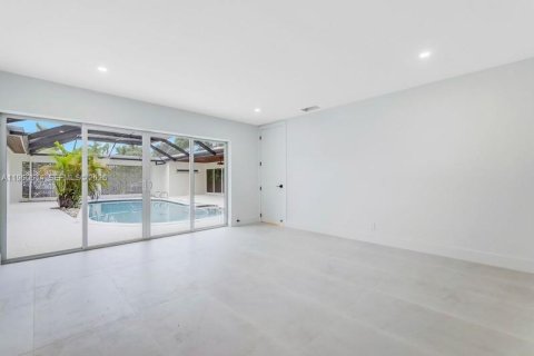 Villa ou maison à vendre à Hollywood, Floride: 4 chambres, 255.39 m2 № 2024392 - photo 12