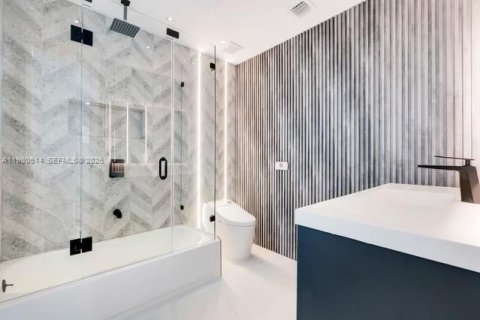 Villa ou maison à vendre à Hollywood, Floride: 4 chambres, 255.39 m2 № 2024392 - photo 17