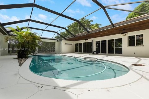 Villa ou maison à vendre à Hollywood, Floride: 4 chambres, 255.39 m2 № 2024392 - photo 2