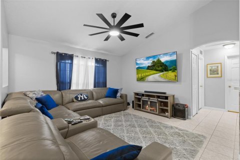 House in Deltona, Florida 3 bedrooms, 112.13 sq.m. № 2347088 - photo 7