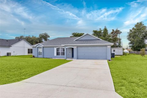 House in Deltona, Florida 3 bedrooms, 112.13 sq.m. № 2347088 - photo 3