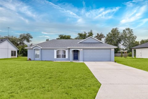 Villa ou maison à Deltona, Floride 3 chambres, 112.13 m2 № 2347088