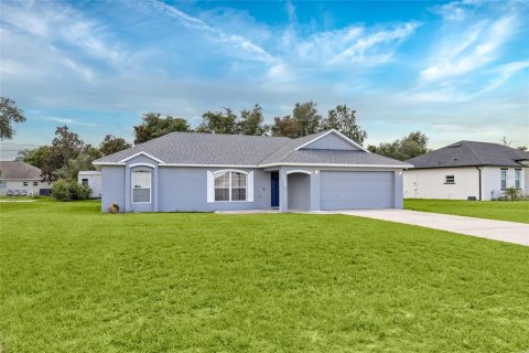House in Deltona, Florida 3 bedrooms, 112.13 sq.m. № 2347088 - photo 2