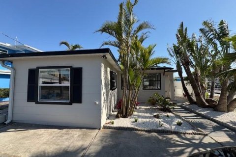 Casa en alquiler en Madeira Beach, Florida, 3 dormitorios, 102.66 m2 № 1840065 - foto 3