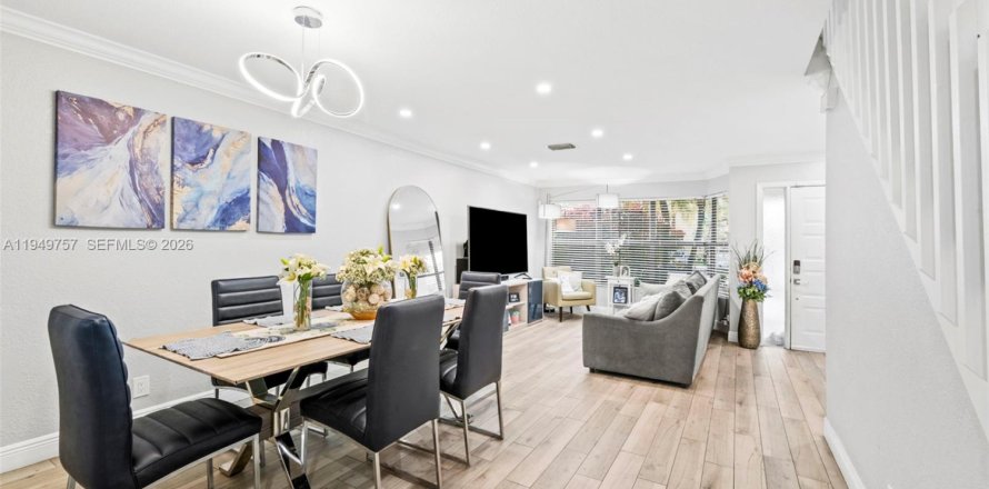 Townhouse in Coconut Creek, Florida 2 bedrooms, 122.72 sq.m. № 2006931