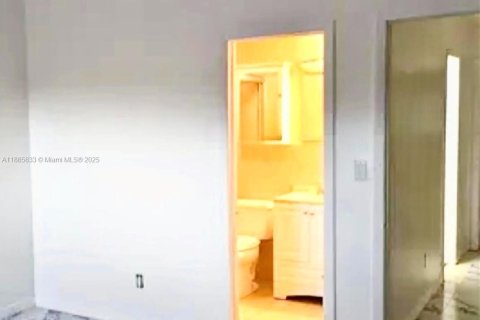 Touwnhouse à vendre à Davie, Floride: 2 chambres, 112.97 m2 № 2169599 - photo 5